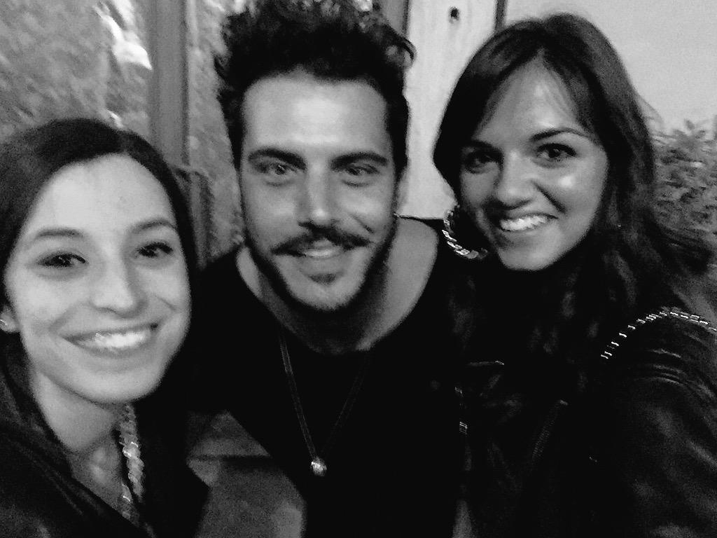 GreCamera's tweet photo. Sabato sera in compagnia di @andreamontovoli 😍 #noviligure #saturday #propriobello ✌️ http://t.co/ITI9iB6el0