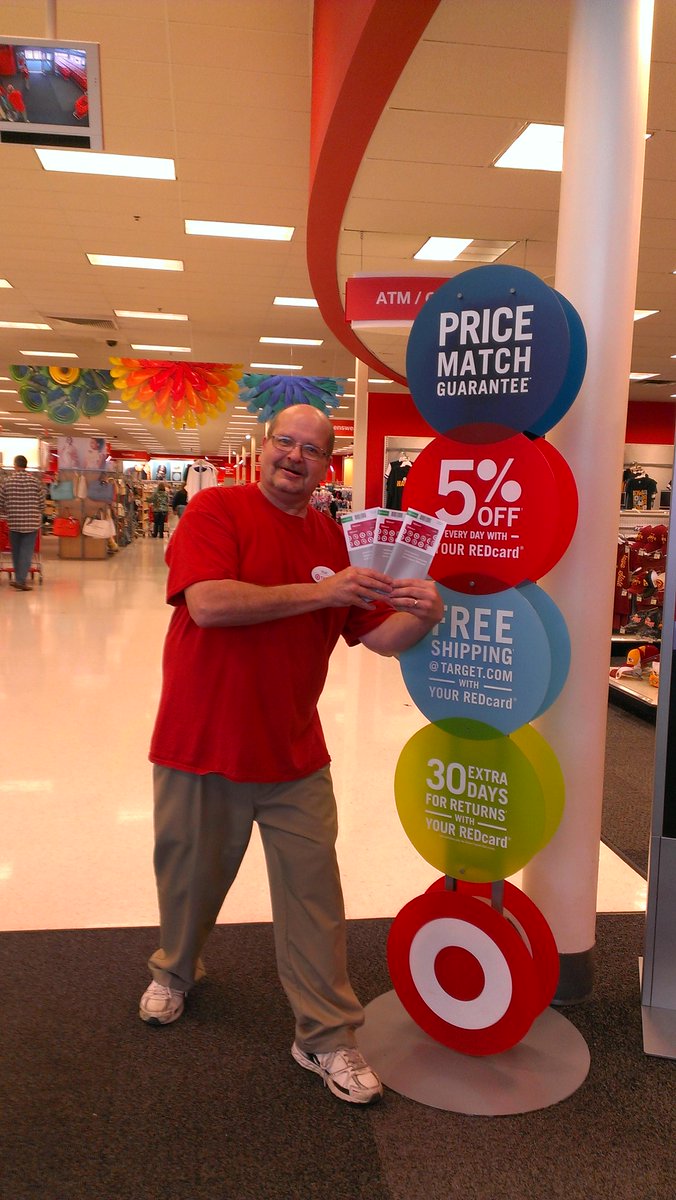 Cashier Rick had saved 3 guests 5% today and every day by signing them up for a Target redcard!! @michellefiene