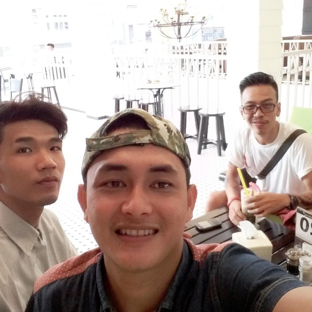 VictorSihite's tweet photo. Nangkring http://t.co/RHYIKimBe6