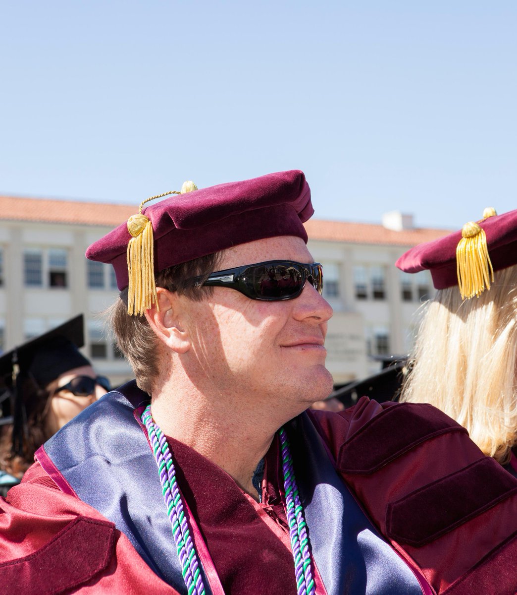 LoyolaMarymount's tweet photo. The celebration continues! Watch the #LMU15 Graduate Commencement live stream at 10am PT: http://t.co/Bw5CFVnlwj http://t.co/pn7pdQEHiR
