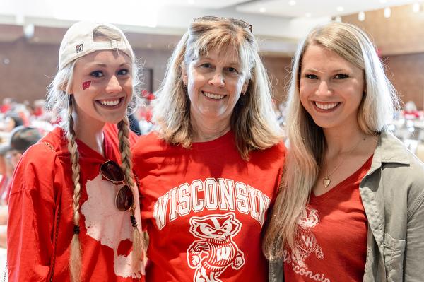 UWMadison's tweet photo. To all of our #Wisconsin mothers and alumnae, we salute you today and every day! #MothersDay http://t.co/VimYi8UqWQ