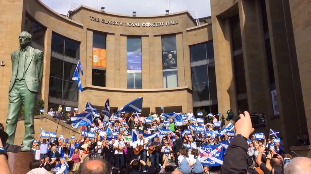 Geniussssss's tweet photo. @NicolaSturgeon will the SNP now be in a strong position in Glasgow to help save the Buchanan St steps #SaveTheSteps http://t.co/GPrVSNuXQo