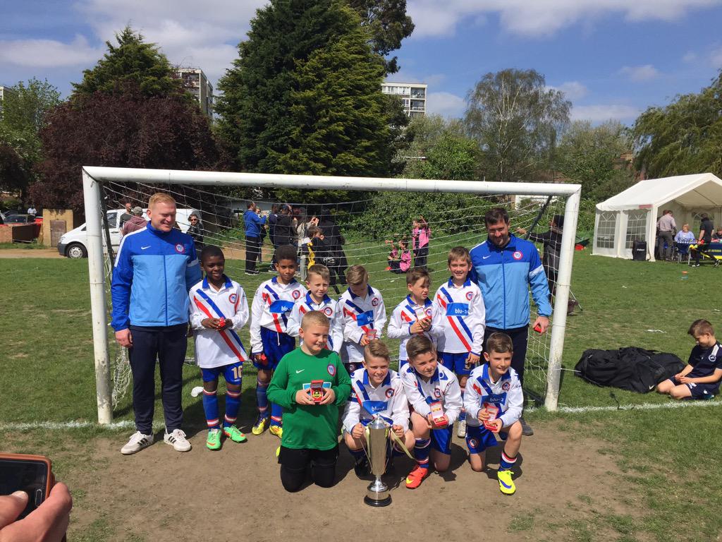 FrankieWindsor's tweet photo. Congratulations @TeviotRangers under 9 red #vasewinners 🏆 http://t.co/oHRl9x6Spx