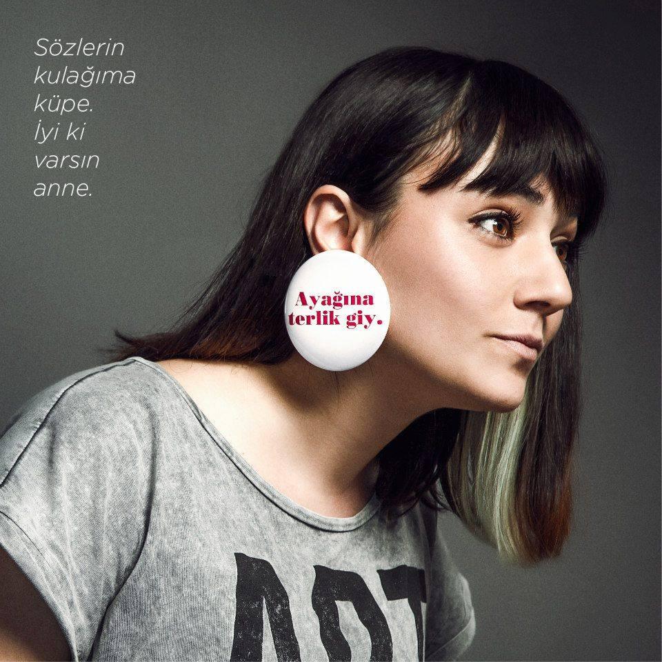 secmeceler's tweet photo. Sözlerin kulağıma küpe annem.. http://t.co/k8GtyyBQFN