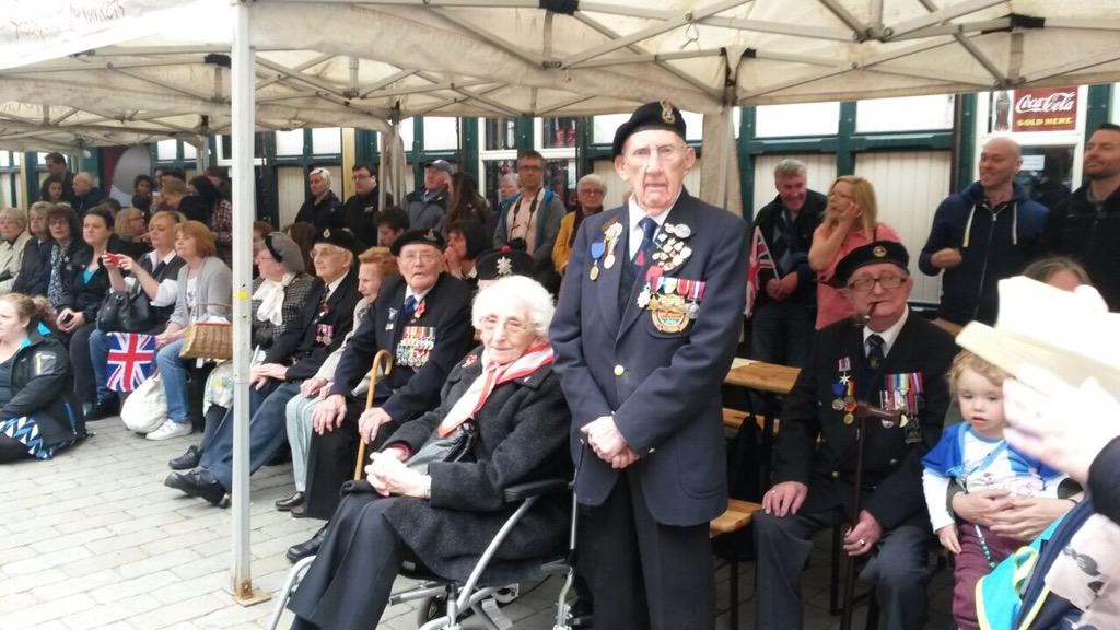 Zebra_carol's tweet photo. Felt privileged to not only organise #VEDay70 event with @SMBC_Museums but to #honour our #NormandyVeterans #respect http://t.co/ugoKVMgrm5