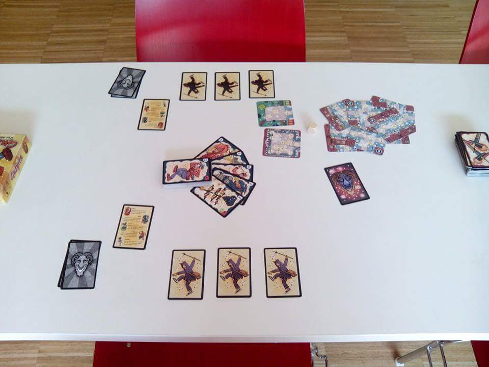 Avui juntament amb altres colles com <a href="/SocarrimatsFOC/">Socarrimats Infern</a> hem après a jugar al <a href="/guspirajoc/">Guspirajoc</a> ha estat molt divertit!