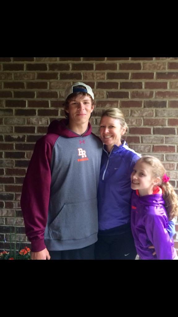 molly_mayo's tweet photo. Wow I miss these people #plusdad http://t.co/jrdznrV876