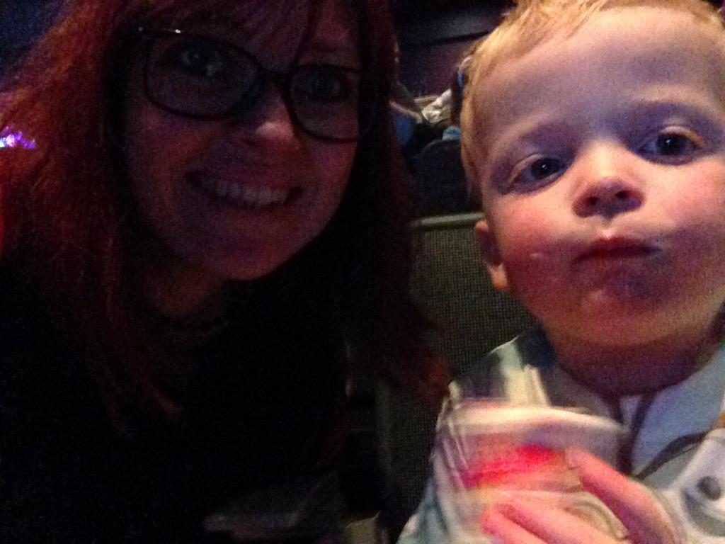 GHildred's tweet image. Singalong frozen with my boy ! #intervaltime