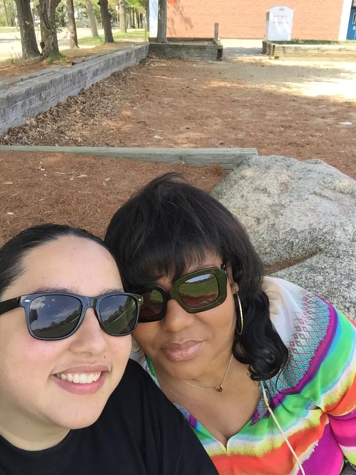 Shells43's tweet image. Having with my bff on Mother's Day. Words can't express the love I have for this child. Best day!! ❤️😍