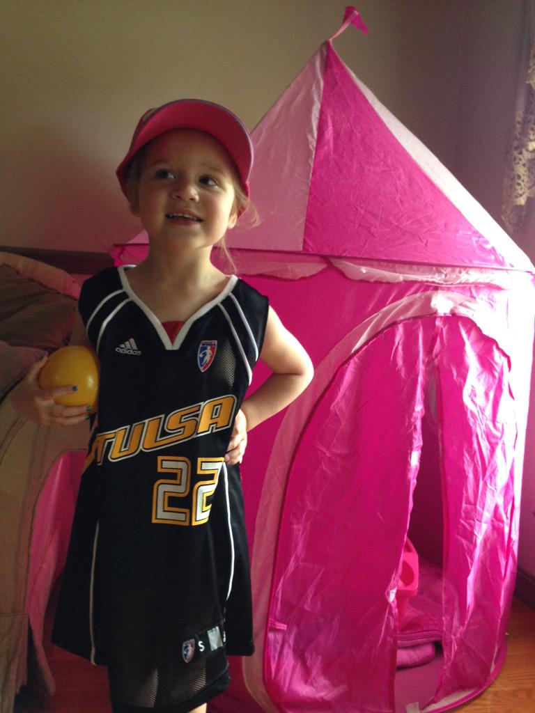 christalright's tweet photo. She asks me each day, how many more days til opening nite! @TulsaShock #TulsaShock #ShockTulsa #june6 #princessballer http://t.co/jAPWwjBnHj