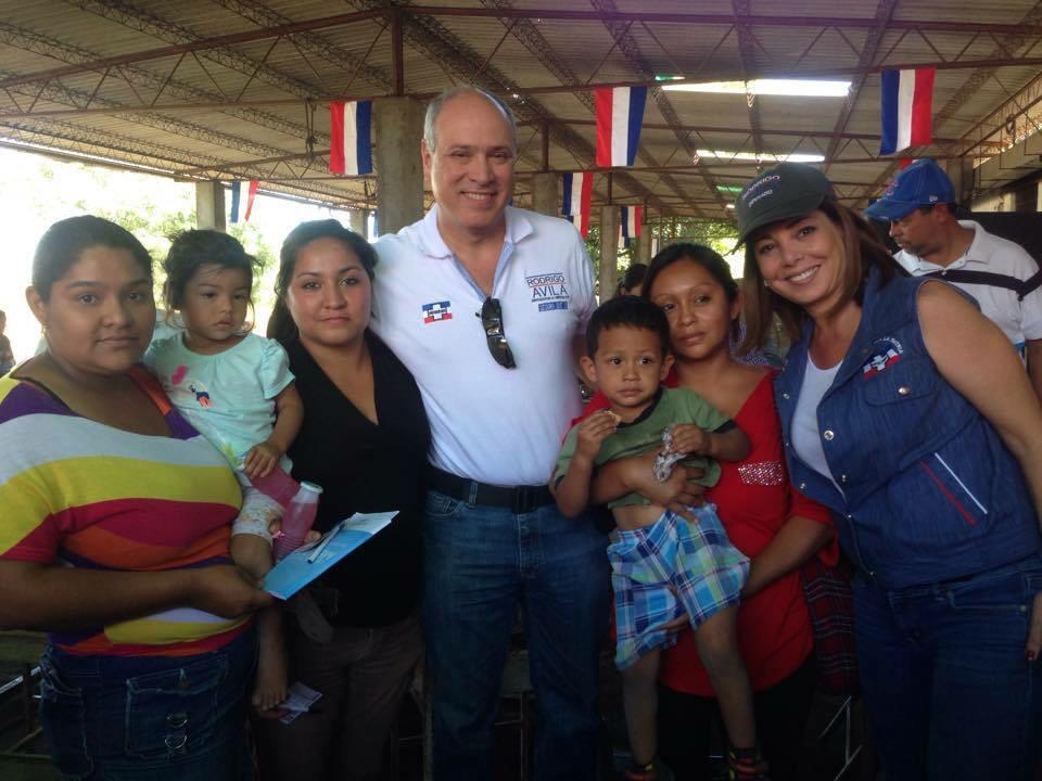 RodrigoAvilaSV's tweet photo. ¡Feliz Día de la Madre mujer salvadoreña! Gracias por tu amor, esfuerzo y entrega. #FelizDiadelaMadre http://t.co/gLqnsB0NUp