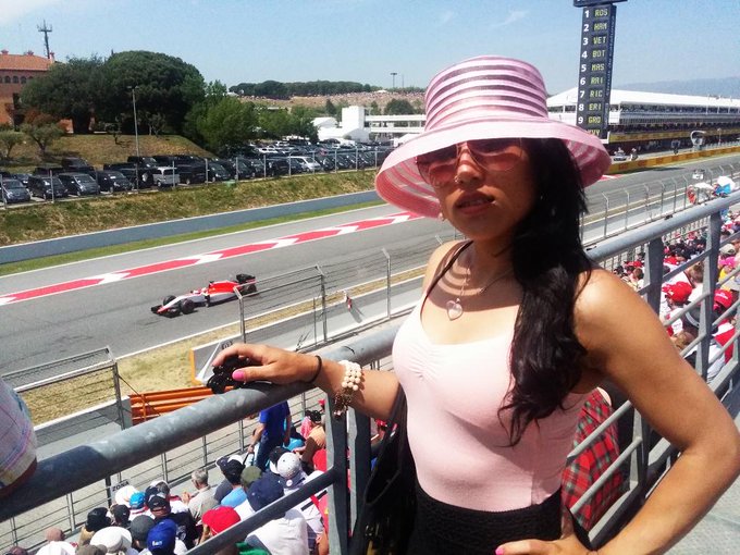 Otra fotito del #GPEspana #SpanishGP  con un #f1 pillado http://t.co/FjUo4rfm62<a href="/tag/gpespana"class="tags">#GPEspana</a><a href="/tag/spanishgp"class="tags">#SpanishGP</a><a href="/tag/f1"class="tags">#f1</a>