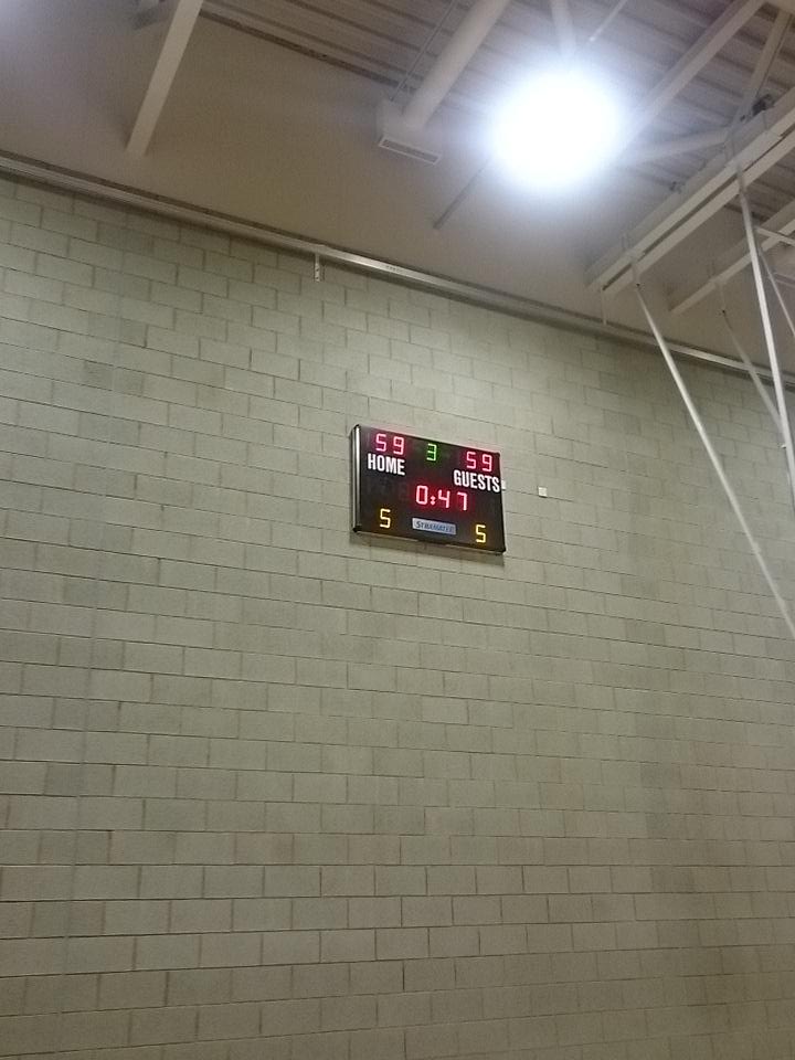 BasketballUEA's tweet photo. It's a tied game as we head into the fourth! UEA started to look the stronger team at the end of the third. http://t.co/0EiOkqI3Mb