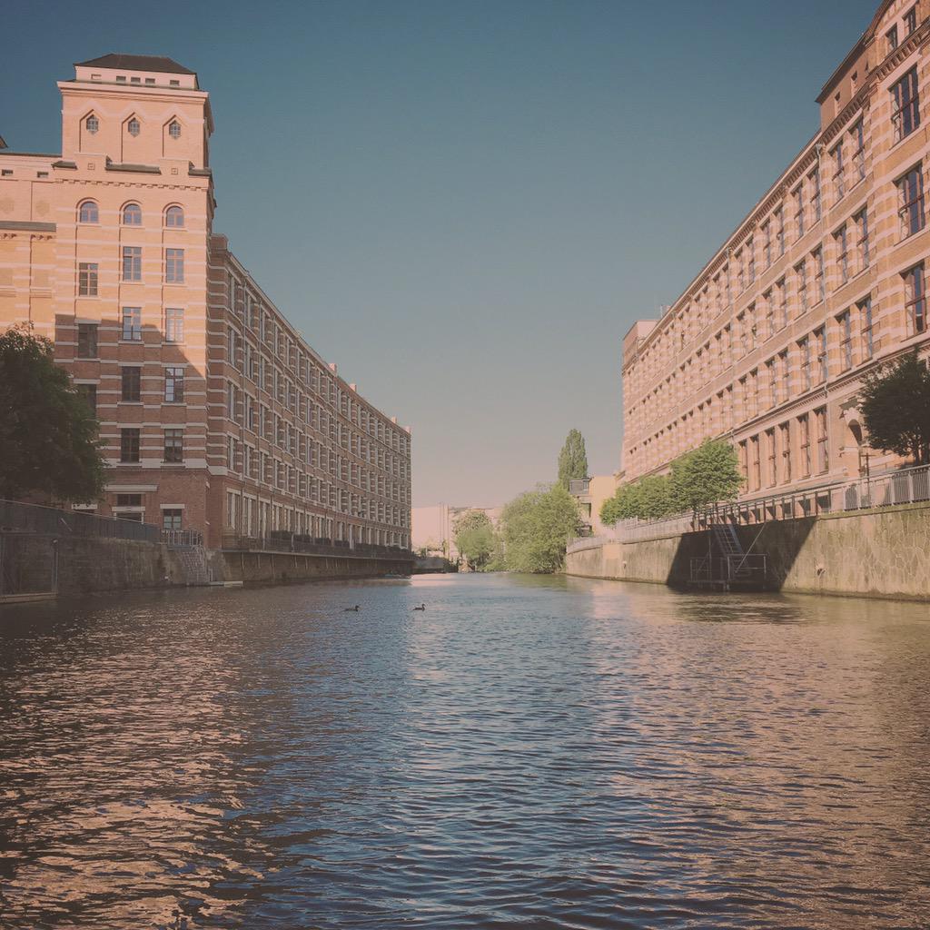 FabGross's tweet photo. Entdeckungstour auf Umwegen #leipzig #architecture #BestPlaceToBe #friendship #Seaside http://t.co/Utybph6AUH