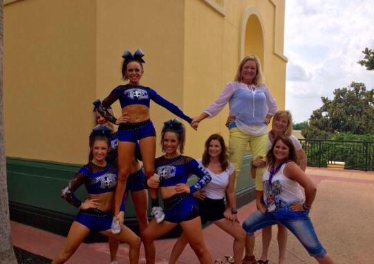teF5od's tweet photo. Fierce 5 moms >> #HMD 👑💗 http://t.co/K9MKwyDnr6