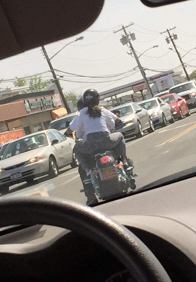 SavannahMarinoo's tweet photo. My idea of a relationship goal π© #motorcyclecouple π http://t.co/VO3HUm6UYi