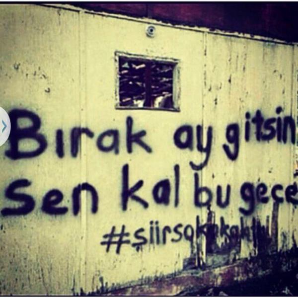 cntkyra's tweet photo. Bırak ay gitsin, sen kal bu gece..

#siirsokakta
#kalbiminteksahibi http://t.co/PFq7tTknSv