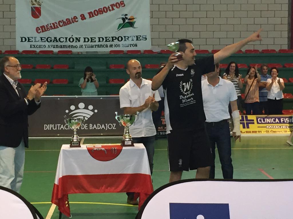 FExB's tweet photo. Jugador@s Mejores Valorados Finales @DipdeBadajoz Yolanda @BadajozBF  y Doello @CBVillafranca !!Felicidades!! http://t.co/Kkb5wcwYX0