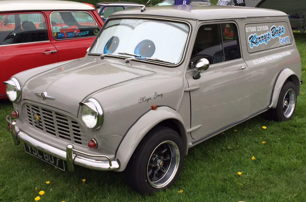 BelcherKerry's tweet photo. @britishminiclub had a fab day today at Himley Hall mini show thanks to all who came over to say hello 😊 http://t.co/tdcs1NHgFX