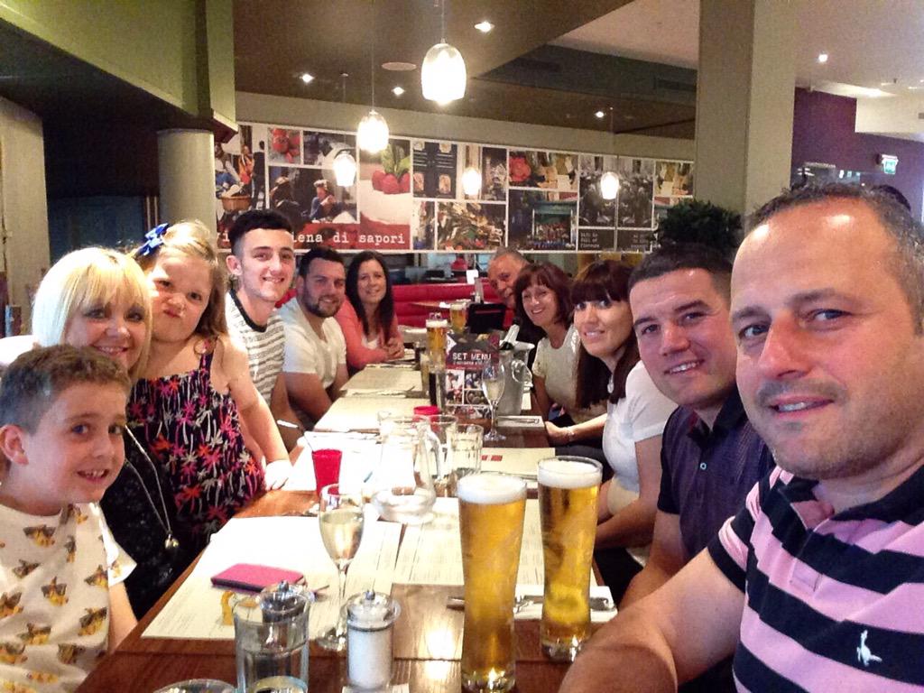 JemmaScourfield's tweet photo. Last night in Center Parcs with the fam #belatedbday #dads60th #fabwkend @iwan_james @LiamScurks6 @MikeScourfield4 http://t.co/nfNBv4Nkjq