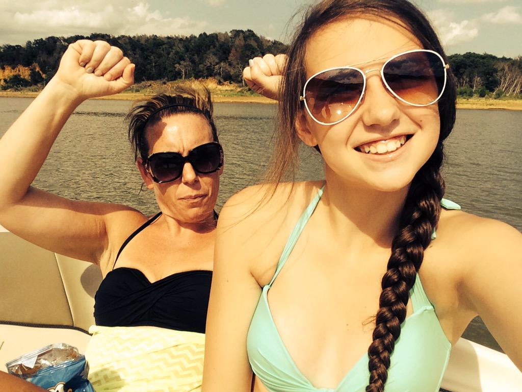 _aubreyh's tweet image. happy Mother's Day!!! 
love you so much &amp;amp; couldn't thank you enough for everything you do❤️❤️❤️❤️ @housewright_2