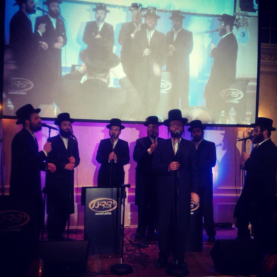 YedidimChoir's tweet photo. At the Belz Ahavas Chesed Dinner  with @menachemmoskowitz as lead with live hook with @DudiKalish from Israel http://t.co/bSG7Ceidgc