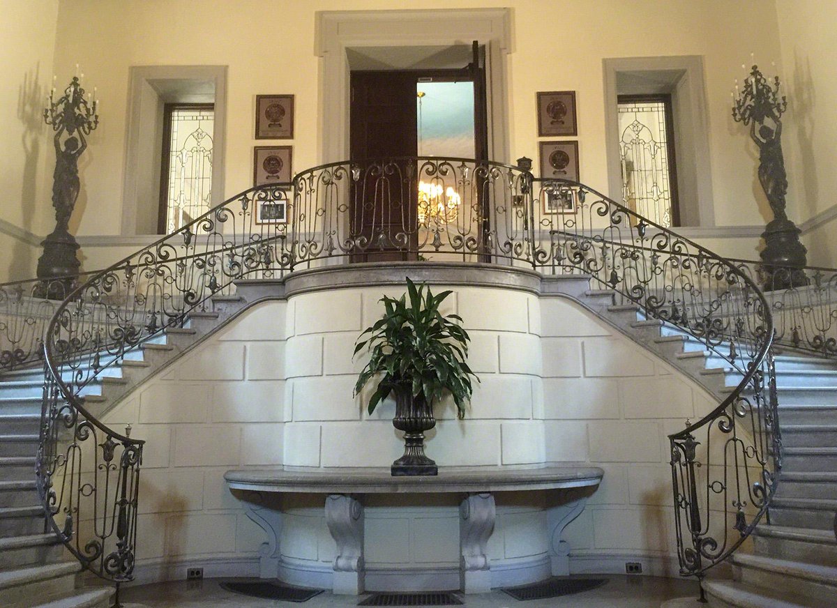 Ovidius2012's tweet photo. Oheka Castle - One of the most beautiful residences on the Golden Coast of Long Island, NY http://t.co/1SZM702Sti