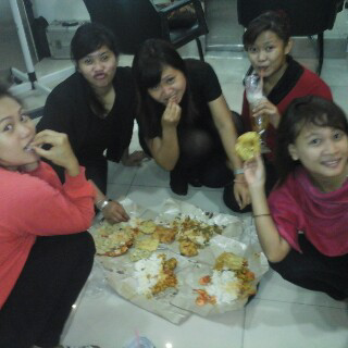 Ida_Rachim's tweet photo. @PagiPagi_NET sebelum nguli #pagipagisarapan biar kuat http://t.co/8im4oUCeCU