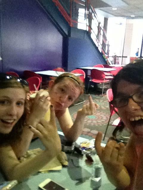 heyitsdee123's tweet photo. Throw back Saturday? #swaysquad @beccamanougian http://t.co/BBobYDraK7