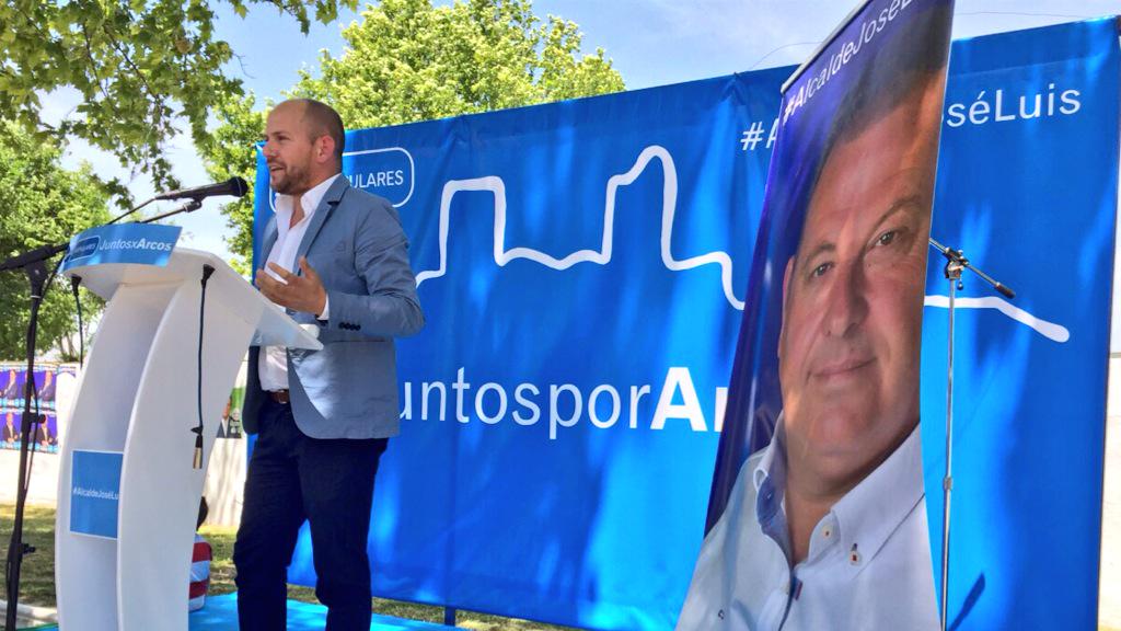 NNGGArcos's tweet photo. Muchas gracias a los vecin@s de Jédula que nos habéis acompañado para arropar a nuestros candidatos.

#JuntosxArcos http://t.co/9ZRBQM84Si