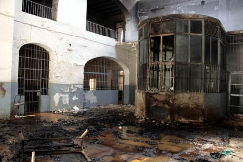 HuelvaCriticas's tweet photo. @HuelvaOpina La cárcel antigua, el gran deterioro de otro edificio emblemático de Huelva ¿que hacemos con esto? http://t.co/YmAvlU61TN