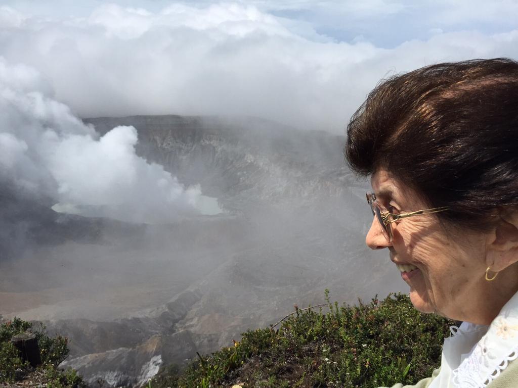 ChristianRodil3's tweet photo. Madre de madres, mejor abuela del mundo. <3 http://t.co/KVWQlvWqKH