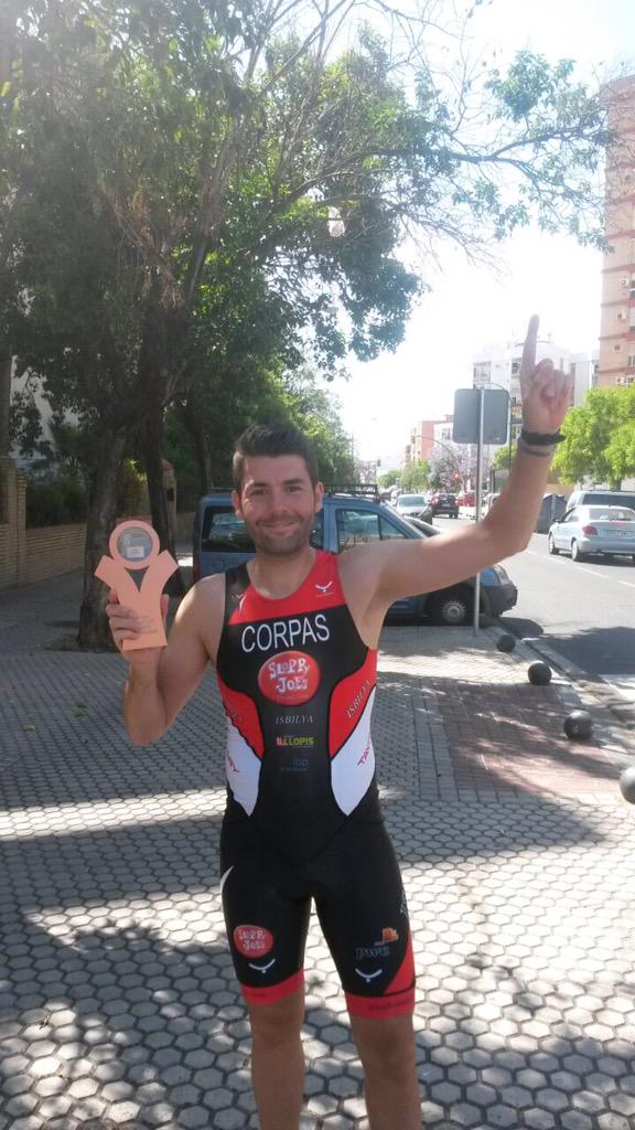 JesusC0rpas's tweet photo. Gran alegría al ver a @JuanJoseCorpas así de feliz! Orgulloso de ser tu hermano http://t.co/SUwjIMQkxo