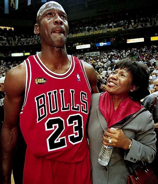 RTNBA's tweet photo. #HappyMothersDay 🌹🏀 http://t.co/UpIV2kj1Qh
