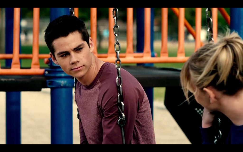 Дилан о'брайен the first time. Дилан о брайен 2012. Бритт робертсон в первых фильмах. Дилан о брайен 2012. 1 раз вверх.