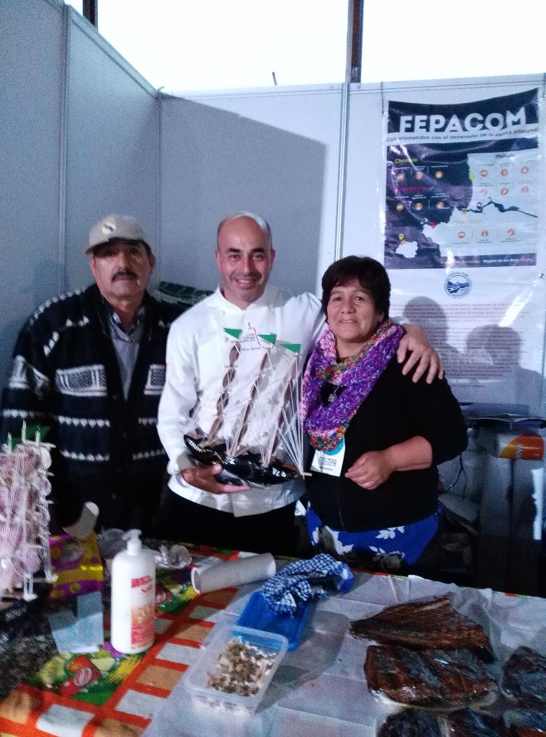 FEPACOM's tweet photo. Concluyó #finempa 2015 con exitosa participación de emprendedoras de #mehuín y Cheuque http://t.co/EMbcwOFeOm