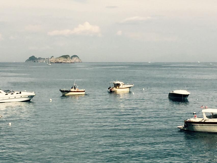 giulianicharter's tweet photo. Panorama dalla #ConcaDelSogno nella baia di #Recommone @giulianicharter http://t.co/Yv1eAxA6FF