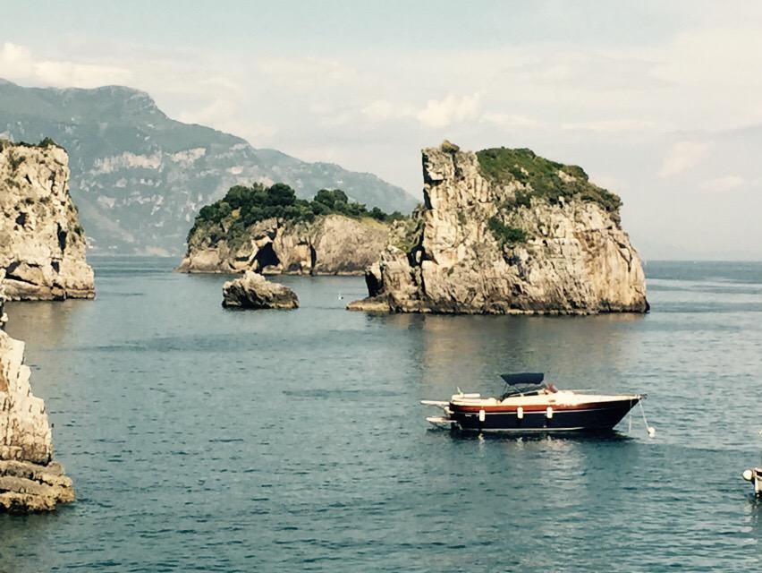 giulianicharter's tweet photo. Panorama dalla #ConcaDelSogno nella baia di #Recommone @giulianicharter http://t.co/Yv1eAxA6FF