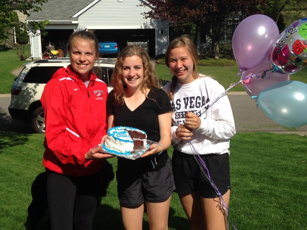holtan4's tweet photo. Happy birthday Olivia! I hope you enjoy your birthday and cake!!!😘🎈🎁🎉🎂@oliviaruss9 http://t.co/UAquGGED6e