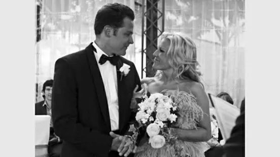 Alles liebe zum Hochzeitstag <a href="/cascada_music/">Cascada</a> das ihr euch noch viele weitere Jahre habt und begleitet <3