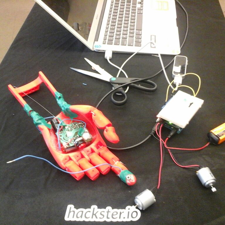ubidots's tweet image. Wow! Remote controlled hand built in 2 days #hardwareweekend @hacksterio @masschallenge
