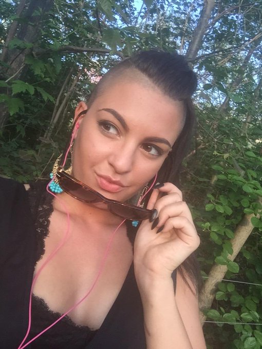 Trippin' all the balls seeing all the LOVE around me at the park. http://t.co/6NkXw4hKft<a href="/tag/wcw"class="tags"><span>#wcw</span></a>