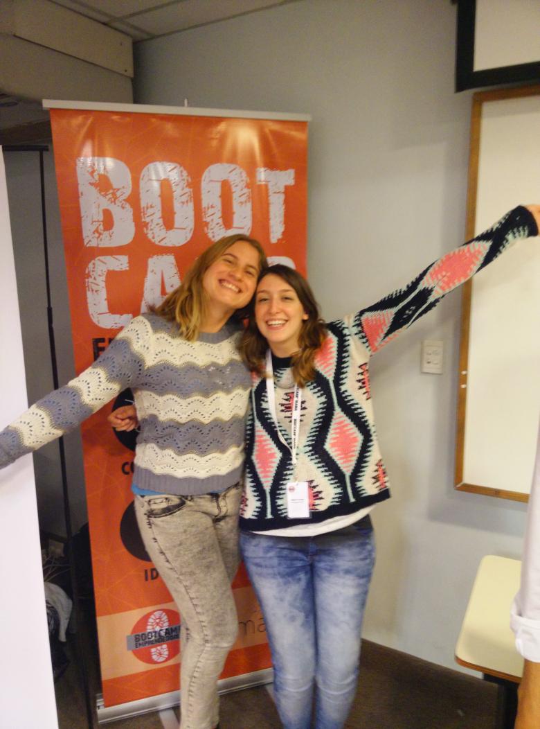 valserber's tweet photo. Felicidad post bootcamp!! @fiocesio  geniaaa ya te quiero!! Jajaj #bc2015 #haciendoamigos @BootcampTrama http://t.co/KK5aoWK9nj