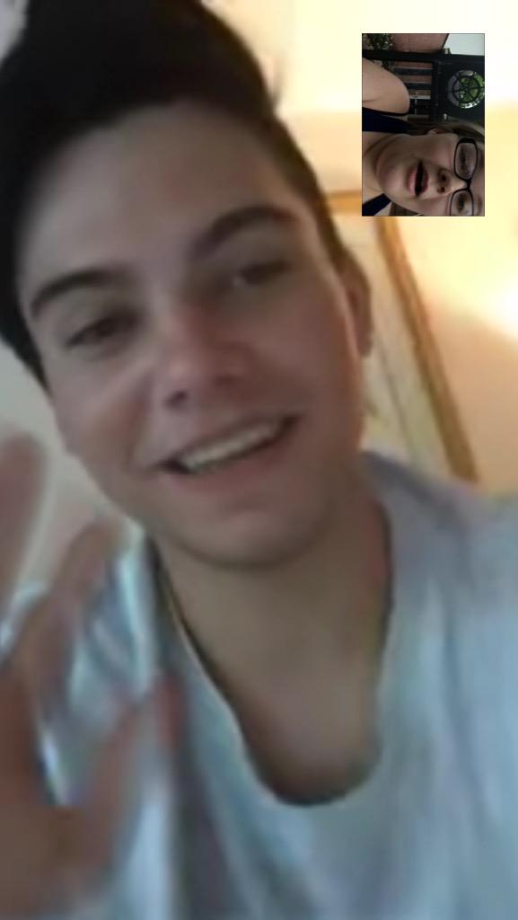 StrongerBcRiley's tweet photo. @rileynlynch excuse me because I look extremely awfully but after a year and a half I finally got to talk to him http://t.co/9zvGEaiBDe