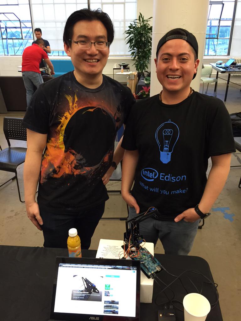 viccarre's tweet image. Robotics 0ver Internet - Best Hackster project @mcccxx #HardwareWeekend