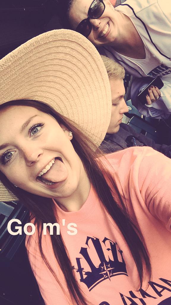 hannnnagrace's tweet photo. We 💗 the mariners #MarinersMom #WHEREiROOT http://t.co/MHYkhCdr11