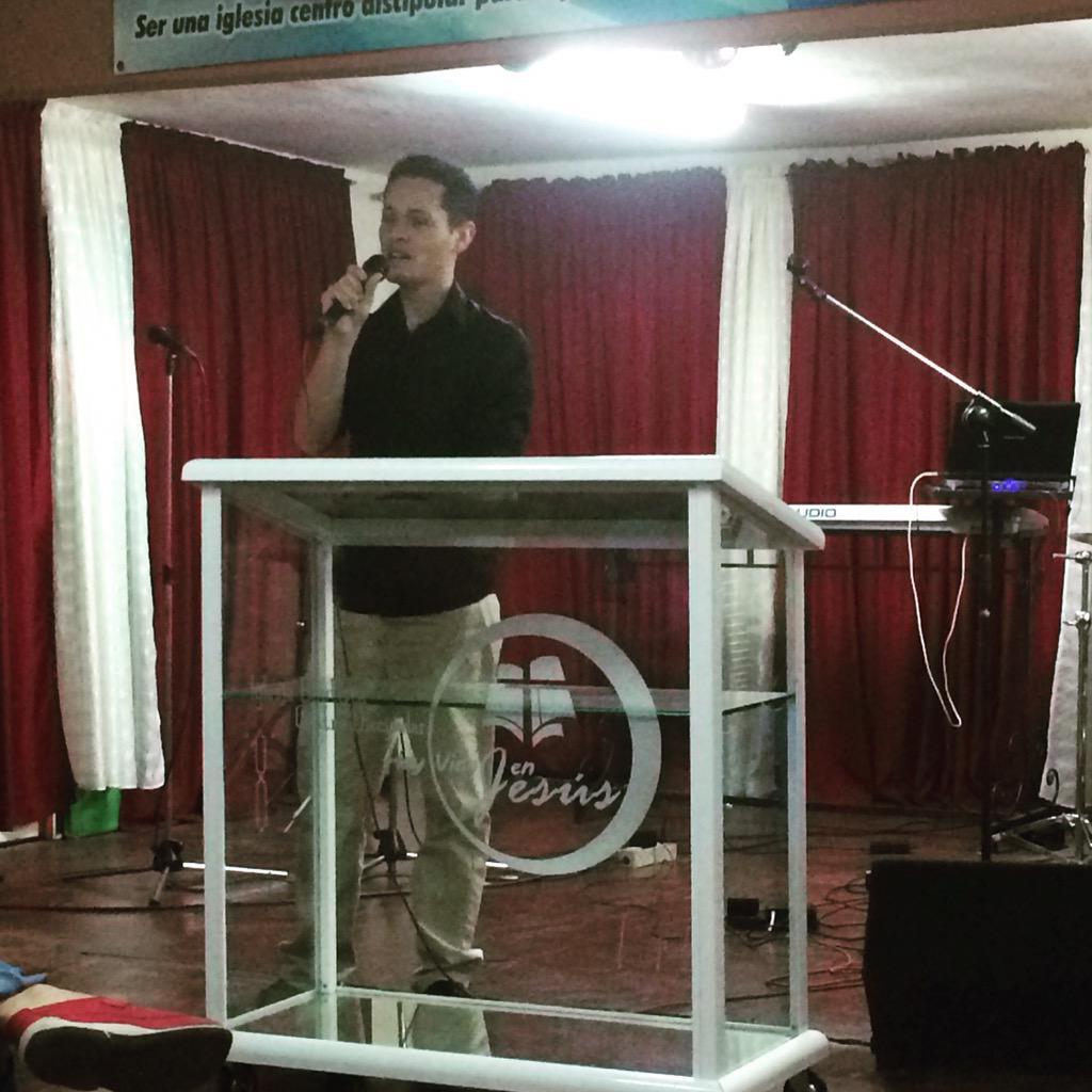 ibrosadsaron's tweet photo. Gracias a Dios por la vida d Mario qen tuvo el privilegio d llevar la Meditación n l Servicio en IB Hay Vida en Jesus http://t.co/NfoQXdn58E