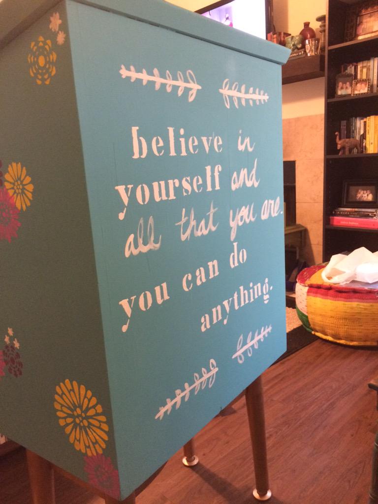 CaptainKAMcLeod's tweet photo. Decided my students and I needed a little more inspiration these next few weeks... #newpodium #3weeks #grit http://t.co/ObCiJoxLTt