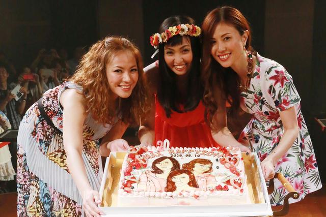 natalie_mu's tweet photo. MAX 20周年記念日にデビュー曲フル歌唱、REINA＆AKIの手紙に感涙 http://t.co/FNJcNMR4cW http://t.co/Su5e9LR52O