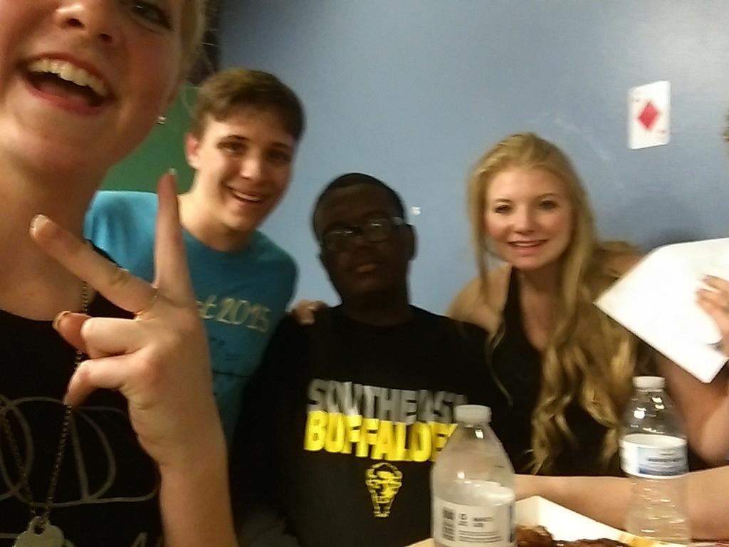 BryanBryant_'s tweet photo. #sehsgrad2015 http://t.co/18tI5TU2i1
